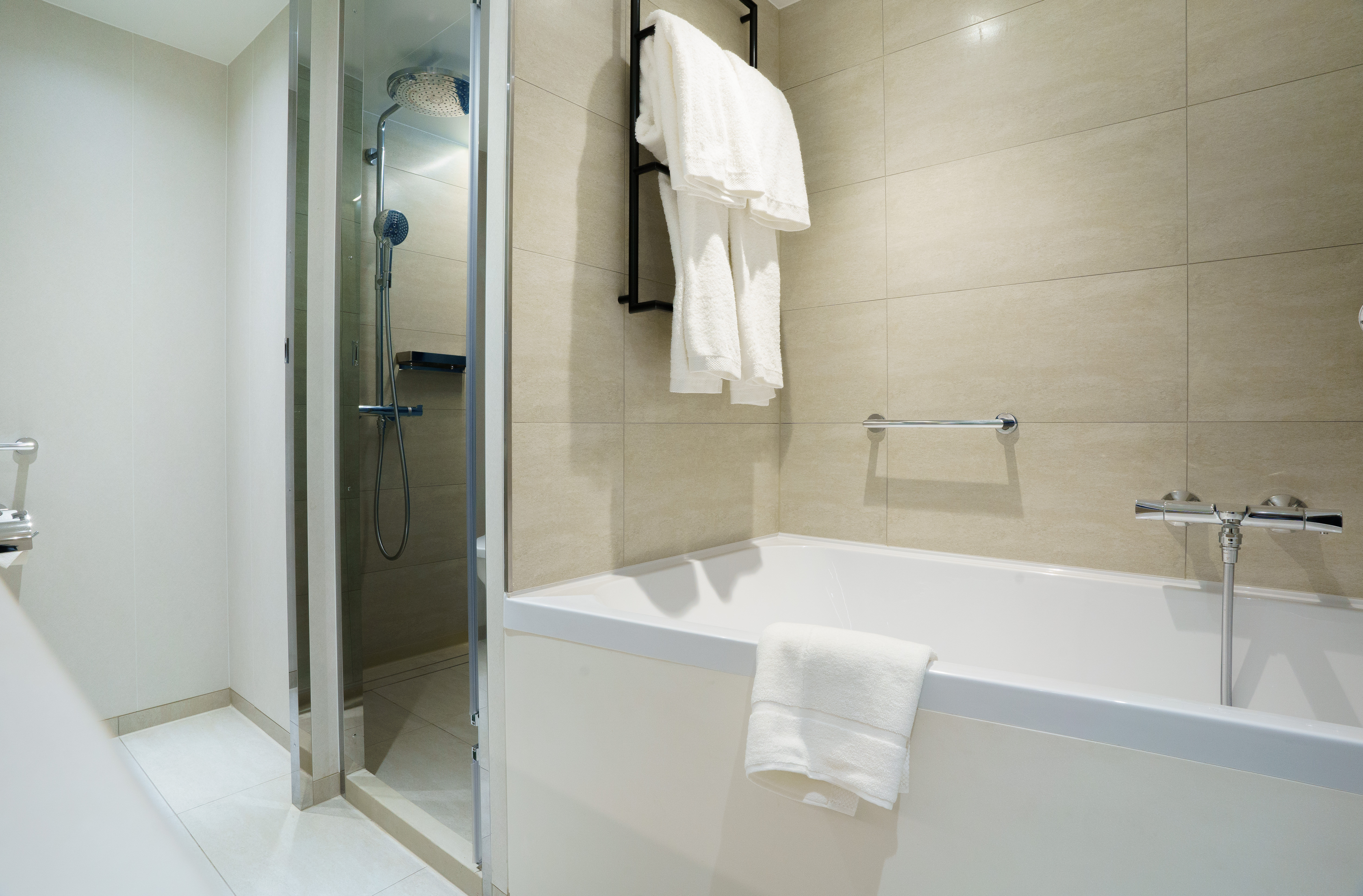 Deluxe Balcony Suite